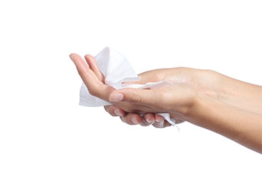 Học cách dùng khăn giấy ướt “đúng chuẩn”